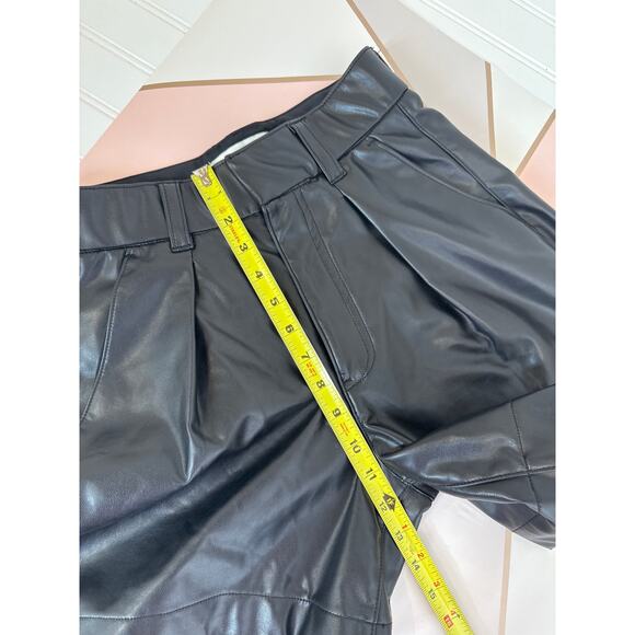 Abercrombie and Fitch Black Vegan Leather High Rise Tailored Shorts Pleated XS - Picture 7 of 8